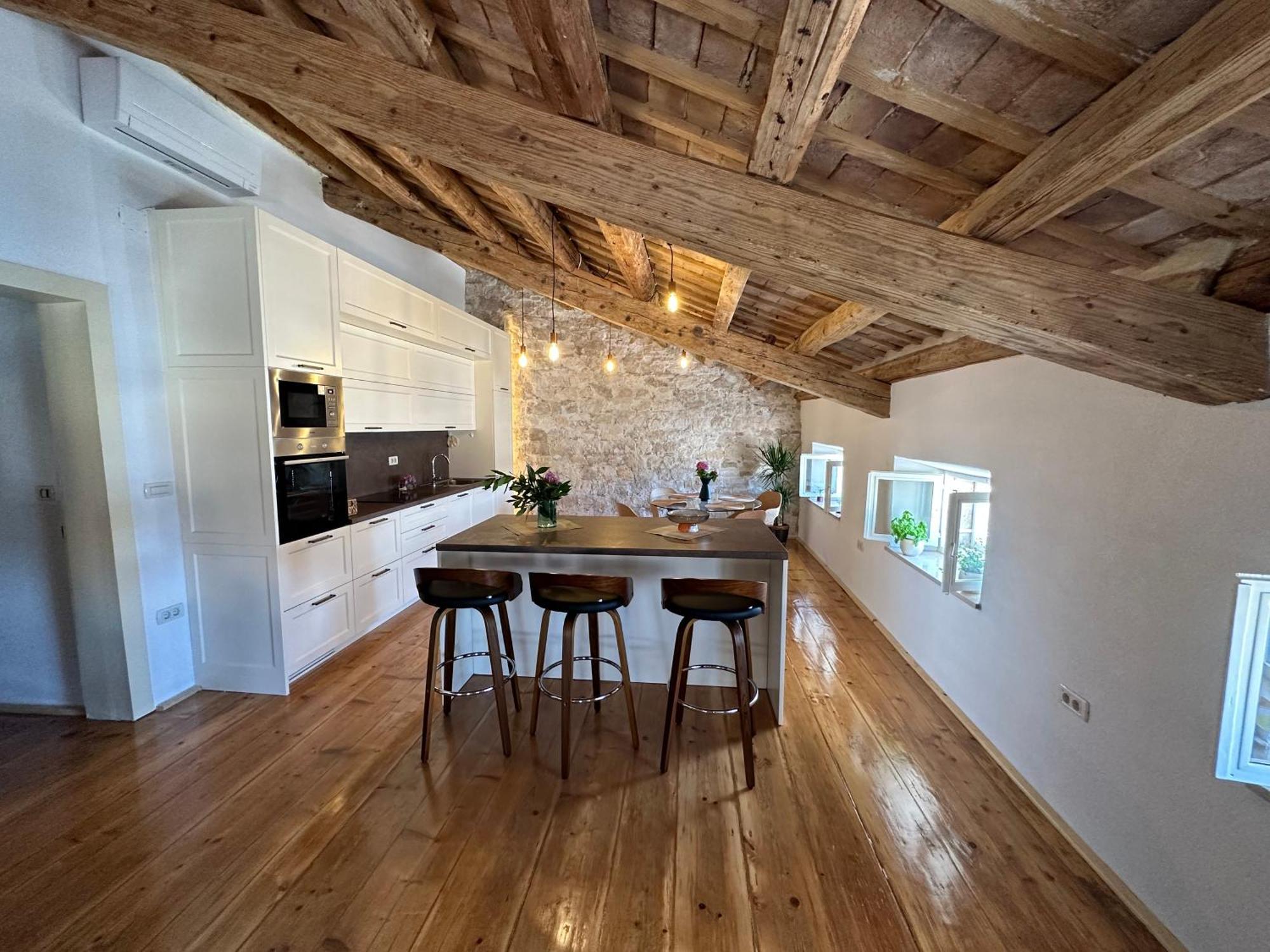Luka Apartment